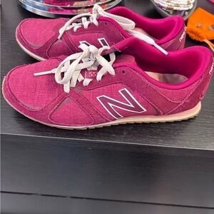 New Balance Women's Maroon Sneakers